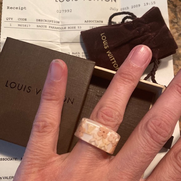 Louis Vuitton Bague Farandole Rose Ring in Size Medium. Like New. - Picture 1 of 6